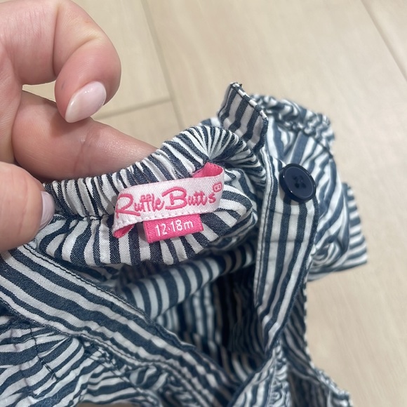 Ruffle Butts Romper 12-18 months - Picture 6 of 6